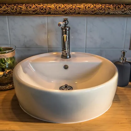 - Sauna, Balkon, Netflix, Parkplatz